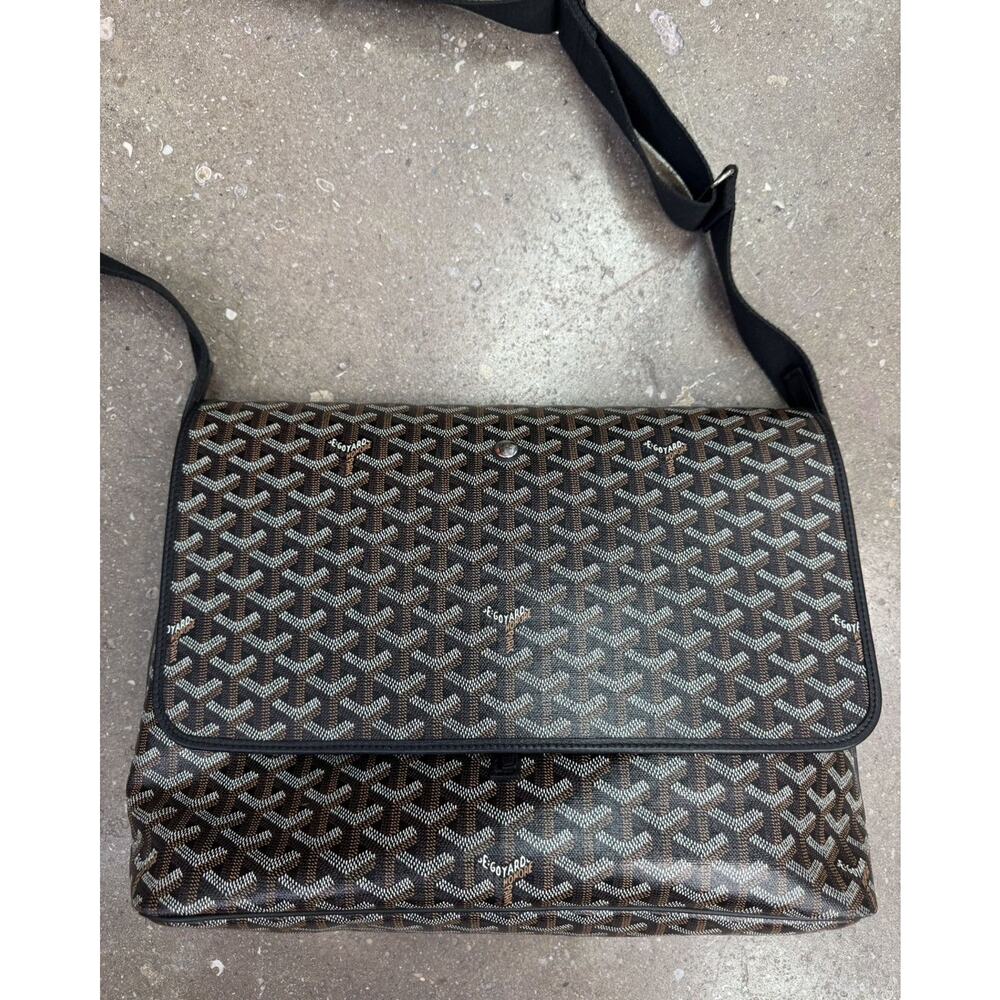 Goyard Capetien MM Black Messenger Bag - Picture 2 of 16